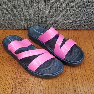 NWOT Huggoes Slip On Plastic Sandals Size 8.5US/39EUR